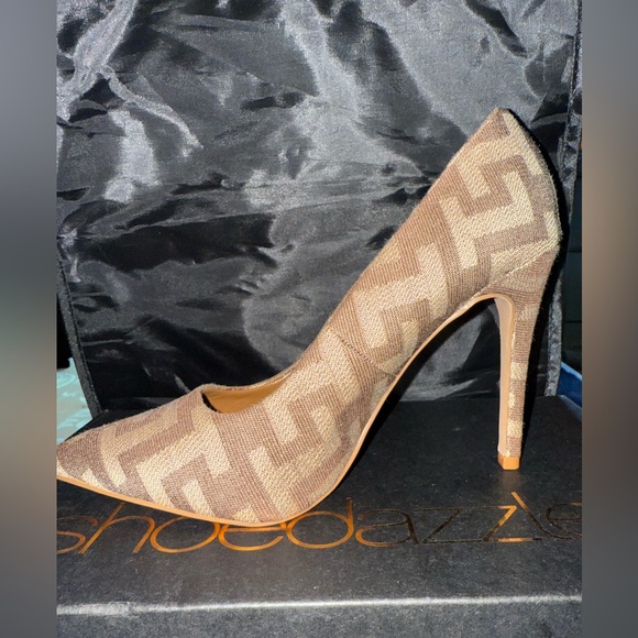 Cute brown heels with pattern - Picture 4 of 6